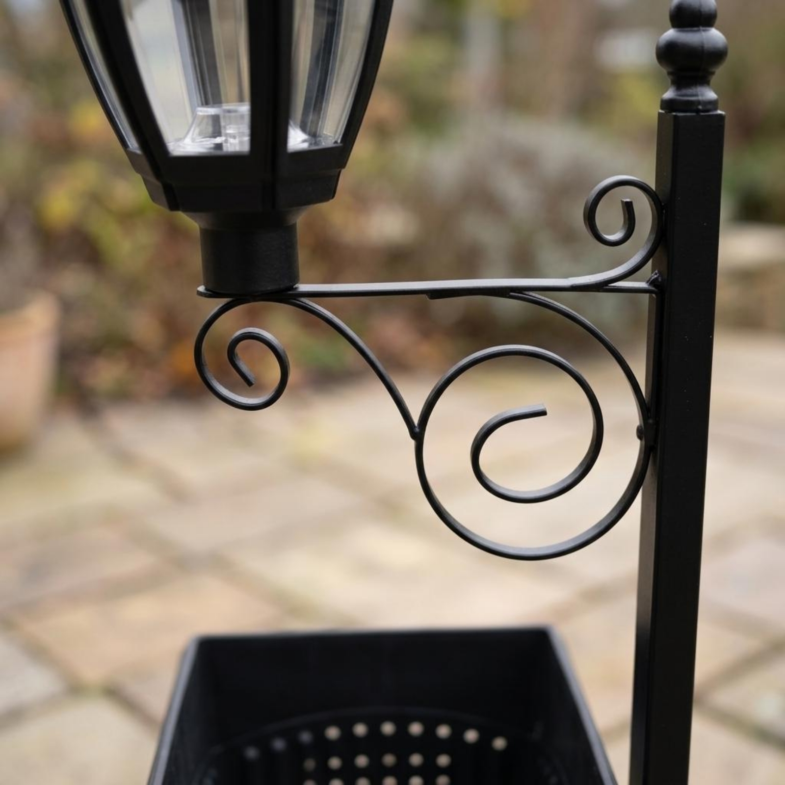 Solar Flower Pot Light Wrought - đánh giá và giá Lighting Design Decor