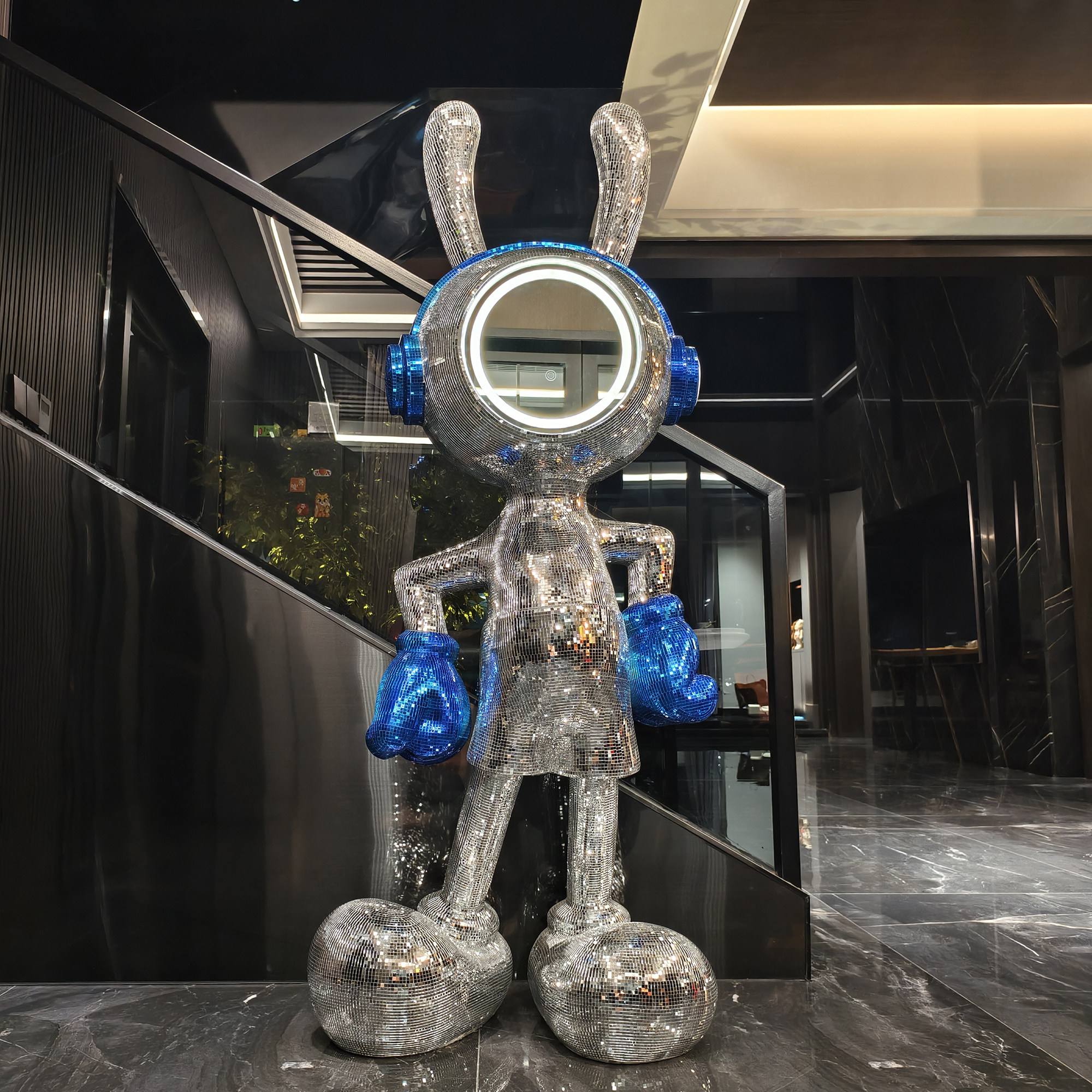 Space Rabbit Mickey Floor Stan - đánh giá và giá Lighting Decor Company