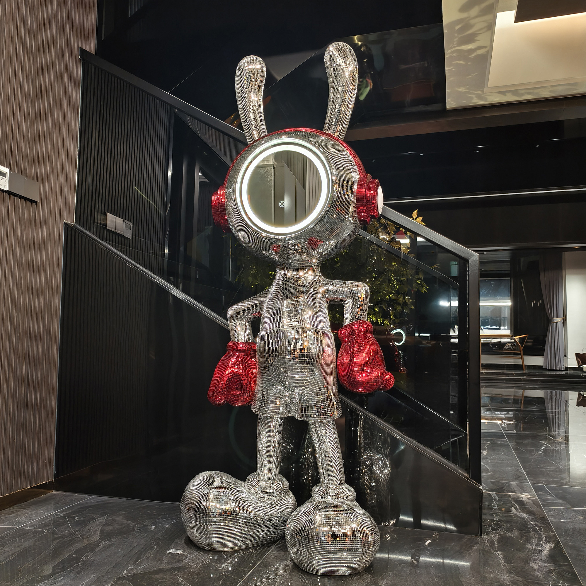 Space Rabbit Mickey Floor Stan - đánh giá và giá Lighting Decor Company