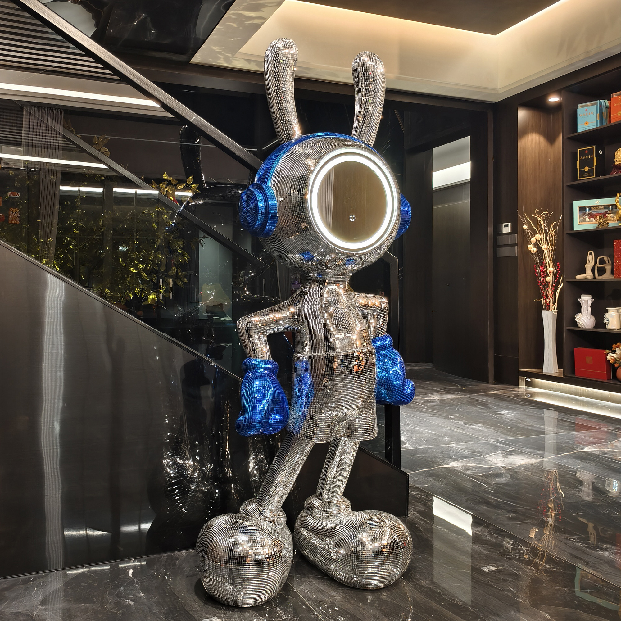 Space Rabbit Mickey Floor Stan - đánh giá và giá Lighting Decor Company